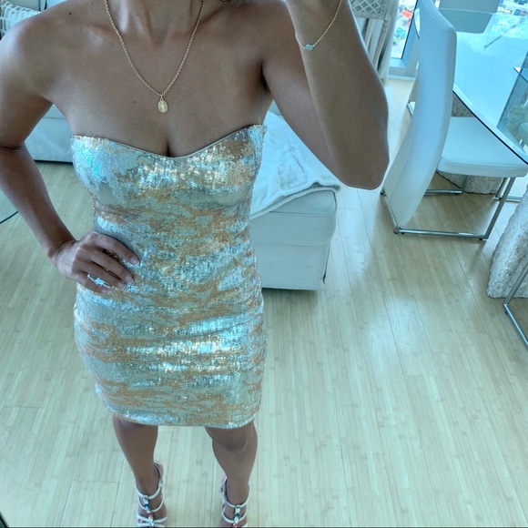 Beautiful Gold Dress - Picture 2 of 6
